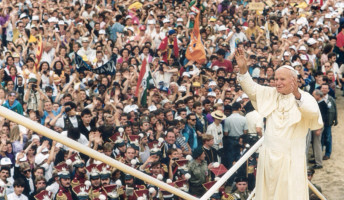 Száz éve született II. János Pál pápa