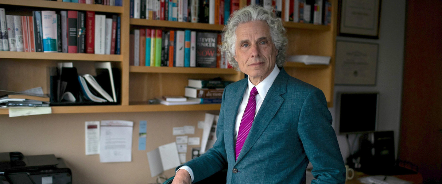 Steven Pinker professzor a Cambridge-i irodájában (2018)
