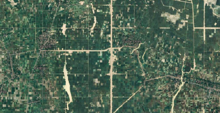 google-Falnagyított műhold térkép, ahol jól látható a diktatúra kényszermunkásai által ásott csatornák négyzethálós szerkezete.